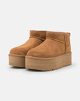 UGG Classic Ultra Mini Platform Chestnut stivaletti con zeppa donna marrone chestnut, vista frontale
