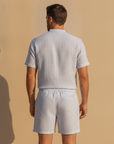 Completo Coordinato Uomo Camicia Righe Sottili e Pantaloncini - vista posteriore