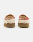 UGG Tasman Maxi Curly Natural ciabatte chiuse donna in pelle scamosciata e montone naturale, dettaglio suola