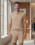 Completo Coordinato Uomo a Coste – Camicia Colletto Coreana e Pantaloncini - Beige Righe - indossato