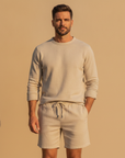 Completo Coordinato Uomo Camicia Lino Manica Lunga e Pantaloncini - Beige Naturale - indossato