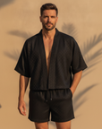 Completo Coordinato Uomo Camicia Kimono-Style e Pantaloncini - Nero - indossato