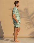 Completo Coordinato Uomo Camicia Tropicale e Pantaloncini - vista laterale