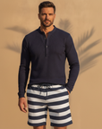 Pantaloncini Uomo a Righe Estivi – Stile Mediterraneo Fresco - Navy e Bianco - indossato