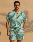 Completo Coordinato Uomo Camicia Stampa Palme e Pantaloncini - Palme Verdi - indossato