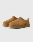 UGG Classic Micro Chestnut stivaletti donna in pelle scamosciata e montone marrone chestnut, vista frontale