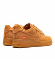 Nike Air Force 1 Low Camel con Dettagli Supreme Rosso