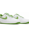 Nike Air Force 1 Low Bianca con Swoosh Verde Chlorophyll