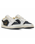Nike Air Jordan 1 Low Pelle Bianco Nero Swoosh Ricamato