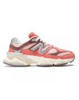New Balance 9060 Scarpe Donna Rosa e Beige in Pelle Scamosciata Retro