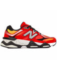 New Balance 9060 Scarpe Uomo Rosse Gialle e Nere Design Futuristico