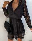 Abito mini camicia donna in pizzo – abbottonato, con cintura, taglio a trapezio