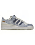 Sneakers Adidas Forum Low x Quiccs in Denim Effetto Lavato Blu Bianco