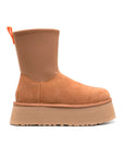UGG Classic Dipper Boot Camel stivaletti uomo e donna in pelle scamosciata e montone cammello, vista laterale