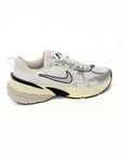 Nike V2K Runtekk Argento Metallizzato Scarpe Running Retrò Uomo