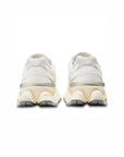 New Balance 9060 Scarpe Uomo Bianche in Pelle Scamosciata Retro Eleganti