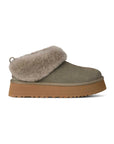 UGG Tazzelle Moss Green ciabatte platform uomo e donna in pelle scamosciata e montone verde muschio, vista laterale