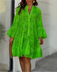 Vestito corto a balze con motivo da donna