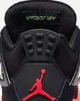 Nike Air Jordan 4 Retro Black Infrared Barely Volt sneakers alte in nero verde - indossate