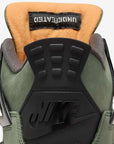 Nike Air Jordan 4 Retro Undefeated sneakers alte in grigio verde - dettaglio tallone