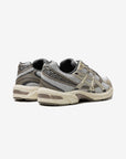 Asics Gel-1130 Birch Dark Taupe sneakers basse uomo e donna in mesh e pelle sintetica beige tortora, dettaglio suola