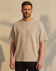 T-shirt Uomo Waffle Knit – Texture Nido d'Ape Elegante - Beige - indossato