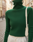 Maglione donna girocollo in materiale morbido