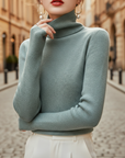 Maglione donna girocollo in materiale morbido
