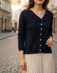 Maglione femminile con bottoni