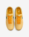 Nike Air Force 1 Low Patent Leather Topaz Gold Pine Green sneakers basse uomo e donna pelle verde oro, vista posteriore