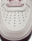 Nike Air Force 1 Low Valentine's Day (2026) sneakers basse donna pelle multicolore, indossate