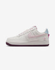 Nike Air Force 1 Low Valentine's Day (2026) sneakers basse donna pelle multicolore, vista laterale