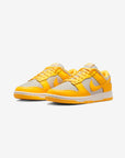 Nike Dunk Low Citron Pulse sneakers basse donna in pelle bianco grigio, vista frontale