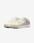 Nike Dunk Low Coconut Milk sneakers basse uomo e donna in pelle bianco, vista frontale