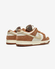 Nike Dunk Low Medium Curry sneakers basse uomo e donna in pelle arancione, dettaglio suola