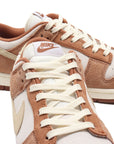 Nike Dunk Low Medium Curry sneakers basse uomo e donna in pelle arancione, vista posteriore