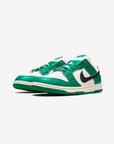 Nike Dunk Low Lottery Pack Malachite Green sneakers basse uomo e donna in pelle verde, vista frontale