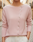 Maglione femminile con bottoni