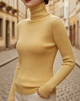 Maglione donna girocollo in materiale morbido
