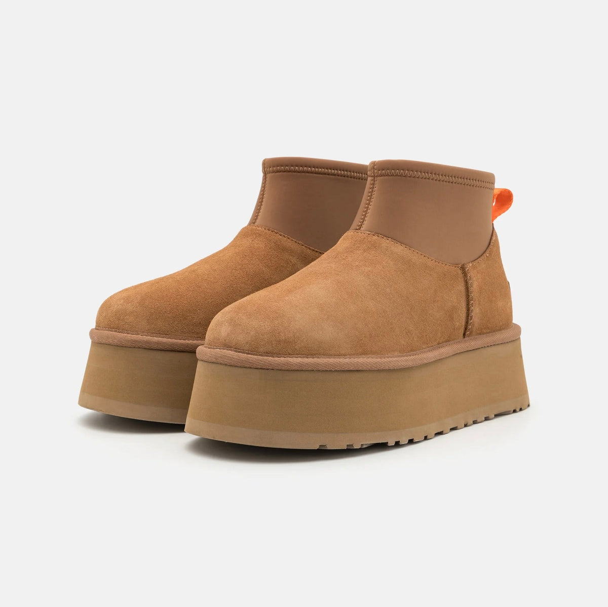 UGG Classic Mini Dipper Chestnut stivaletti donna in pelle scamosciata e montone marrone chestnut, vista frontale