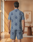 Completo Coordinato Uomo Camicia Batik e Pantaloncini - vista posteriore