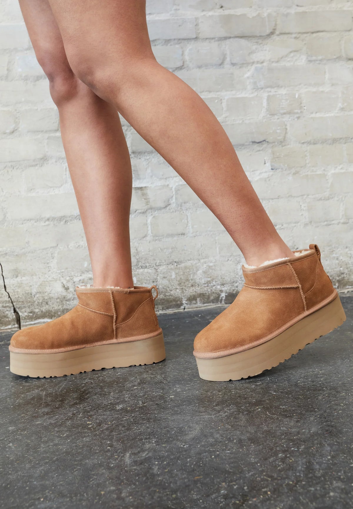 UGG Classic Ultra Mini Platform Chestnut stivaletti con zeppa donna marrone chestnut, dettaglio tomaia