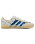 Adidas Gazelle Indoor Off White Focus Blue sneakers basse uomo e donna in bianco blu - vista laterale