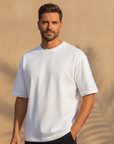 T-shirt Uomo Oversize Streetwear – Vestibilità Ampia Urban - Bianco - indossato