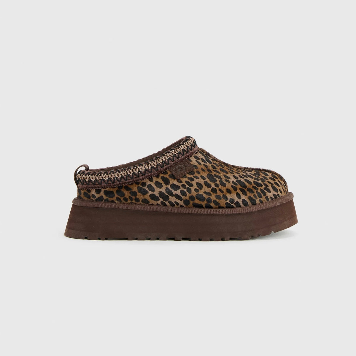 UGG Tazz Caspian Burnt Cedar ciabatte platform donna in pelle scamosciata e montone marrone cedro, vista laterale