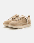 UGG Lowmel Lo Mustard Seed sneakers uomo e donna in pelle scamosciata senape, vista frontale