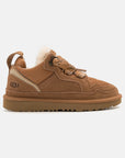 UGG Lowmel Chestnut sneakers bambino in pelle scamosciata marrone chestnut, vista laterale