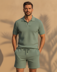 Completo Coordinato Uomo Polo Tricot e Pantaloncini - Verde Salvia - indossato