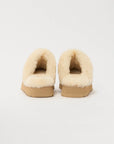 UGG Disquette Sand sabot donna in pelle scamosciata e montone beige sand, dettaglio suola