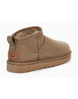 UGG Classic Ultra Mini Antilope stivaletti donna in pelle scamosciata e montone beige, vista posteriore